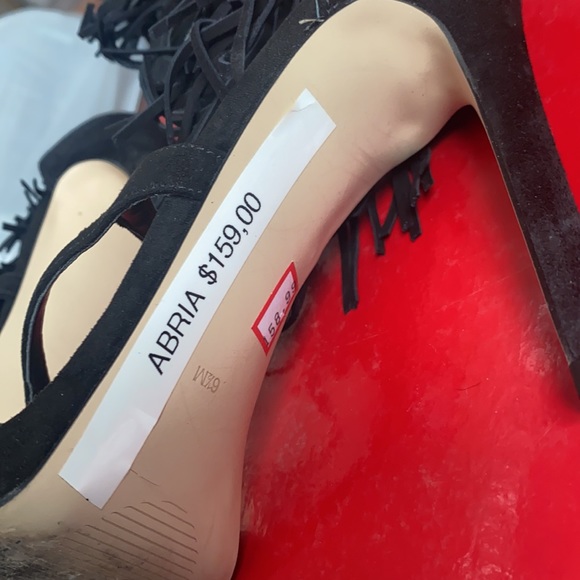 GUESS Abria Fringe Tassel Ghillie Open Toe Sandal Black Suede Heels Size 6 - Picture 3 of 5